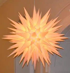 Star-shaped hanging light fixture