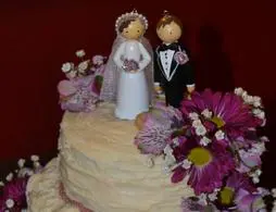 Elegant wedding cake design